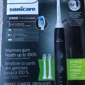 Philips Sonicare 5300 Electric Toothbrush with Case. Sealed New